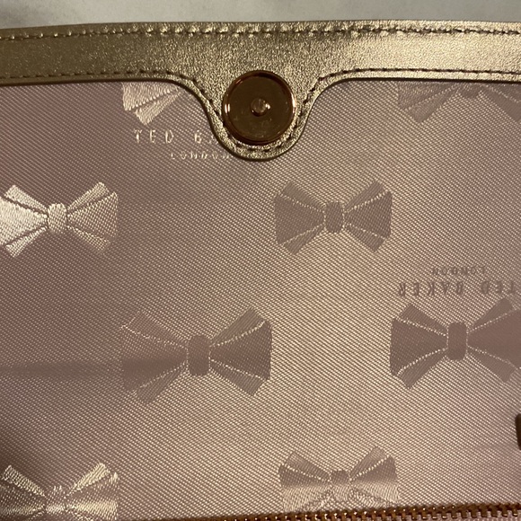 Ted Baker Light Pink Purse Clutch With Rose Gold Chain - Picture 3 of 8